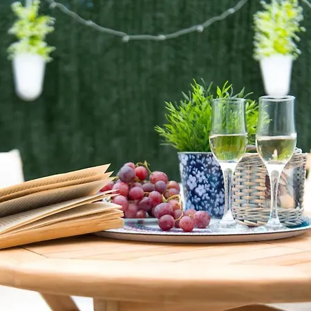 Ocean, Sun & Silence, Pool & Parking, Americas *