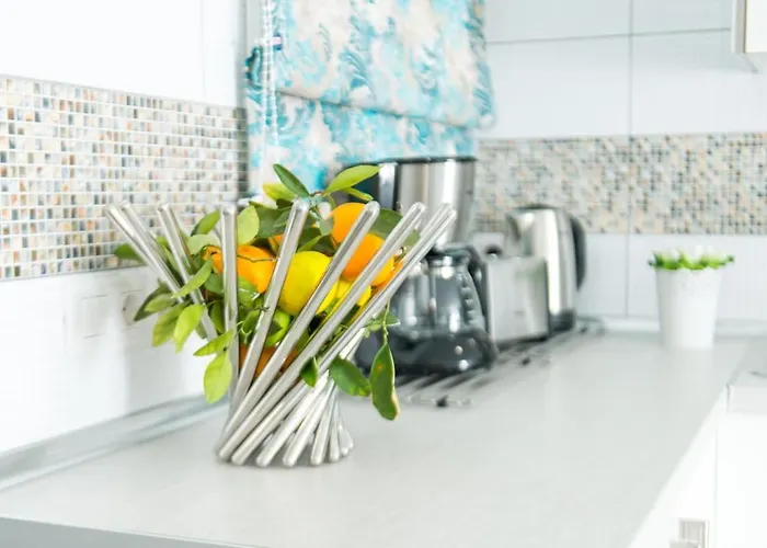 Ocean, Sun & Silence, Pool & Parking, Americas Apartment *