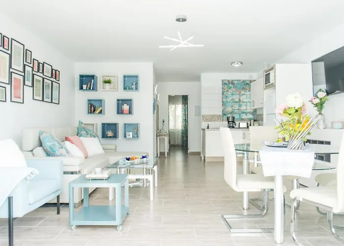 Ocean, Sun & Silence, Pool & Parking, Americas Apartment