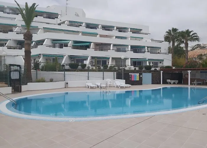 Ocean, Sun & Silence, Pool & Parking, Americas *